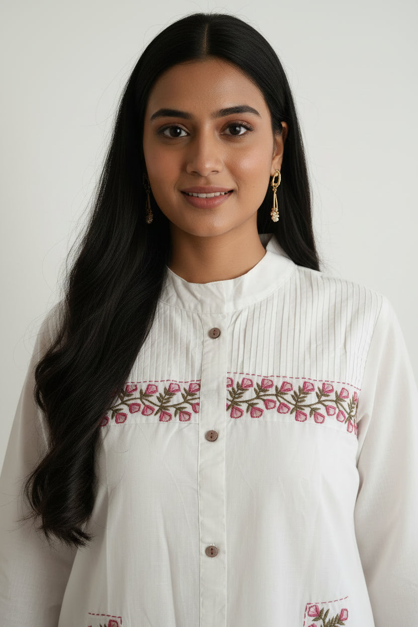 White floral emboidery cotton pant set with3/4th sleeves